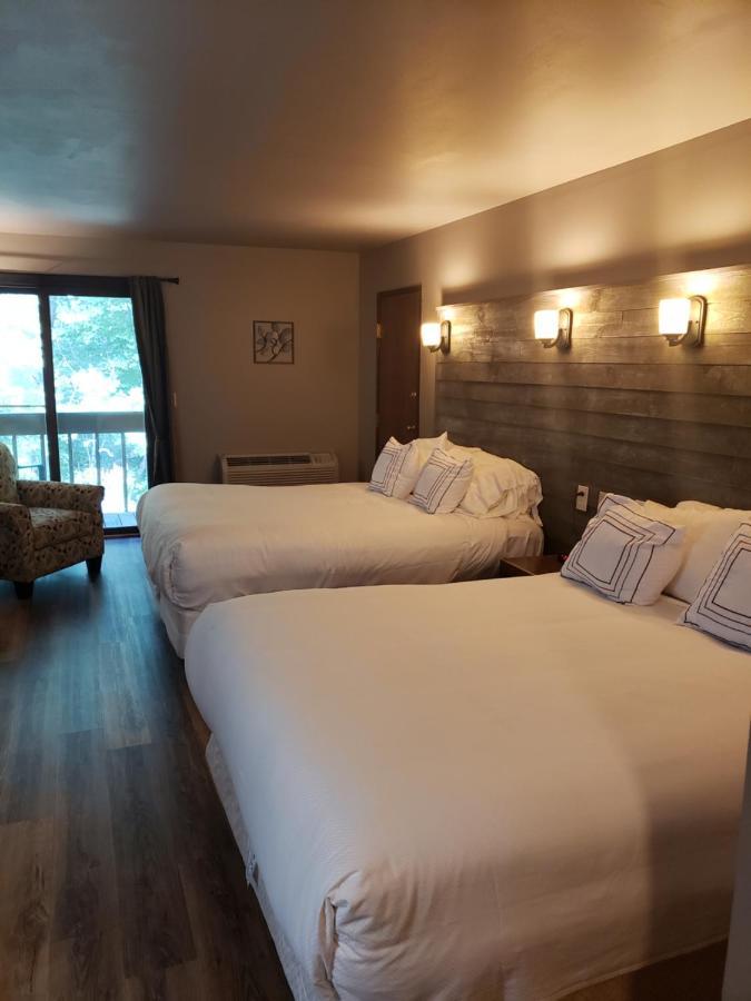 Rib Mountain Inn Wausau Room photo