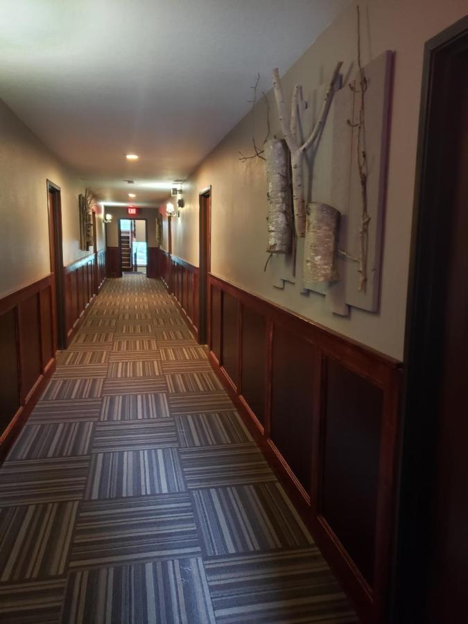 Rib Mountain Inn Wausau Exterior photo