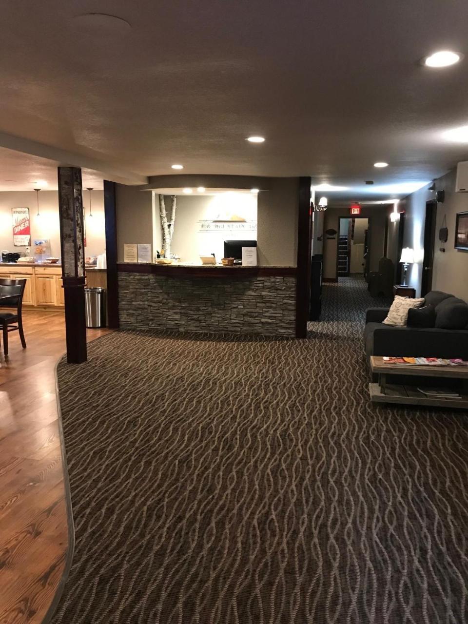 Rib Mountain Inn Wausau Exterior photo